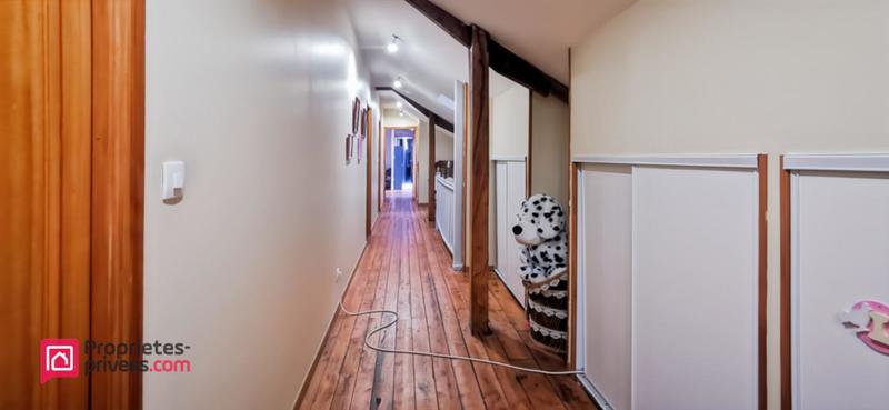 Maison - 227 m² - 9 pièces