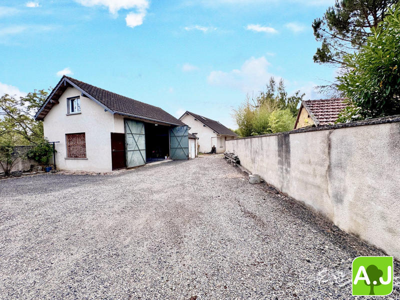 Maison ancienne - 210 m² - 7 pièces