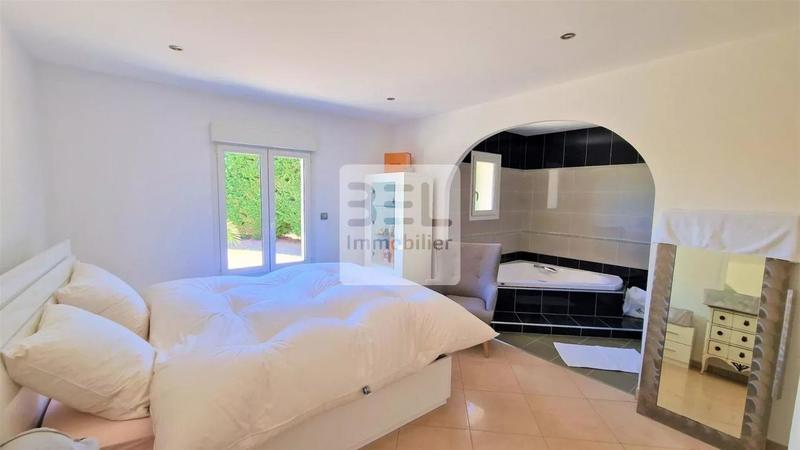 Villa - 168 m² - 5 pièces