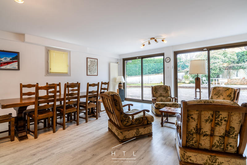 Maison - 233 m² - 5 pièces