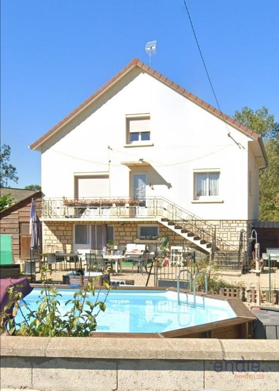 Maison - 275 m² - 11 pièces
