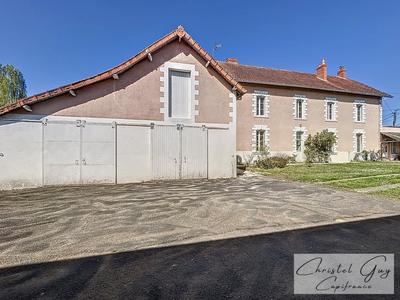 Maison - 224 m² - 7 pièces