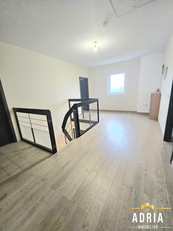 Maison - 165 m² - 5 pièces