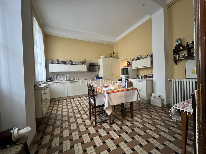 Maison - 433 m² - 16 pièces