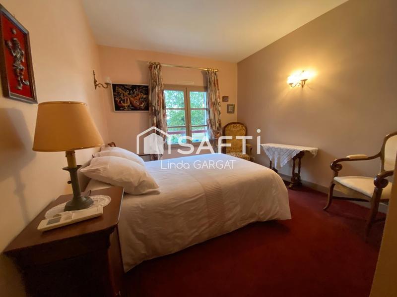 Maison - 210 m² - 8 pièces