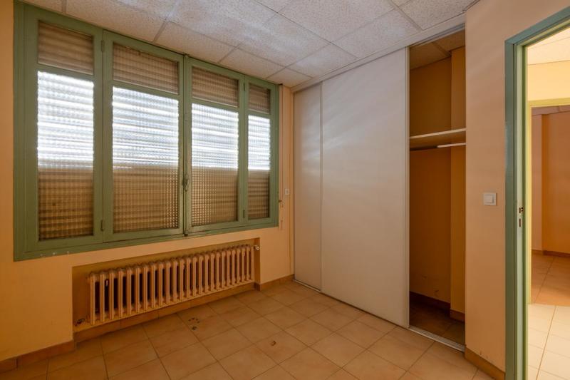 Bureau - 254 m² - 7 pièces