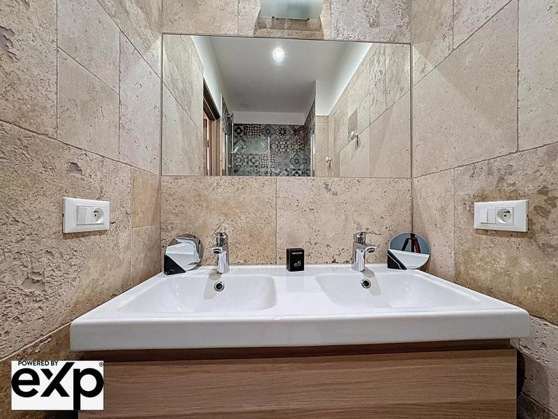 Appartement - 120 m² - 5 pièces