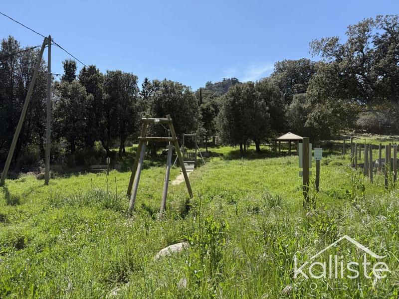 Terrain constructible - 2 400 m²