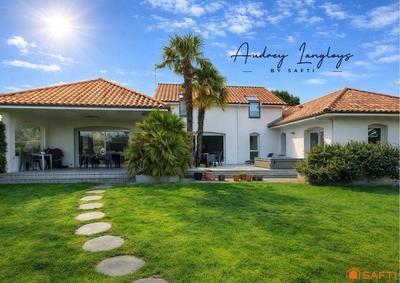 Maison - 220 m² - 8 pièces