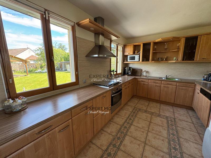 Maison - 137 m² - 6 pièces