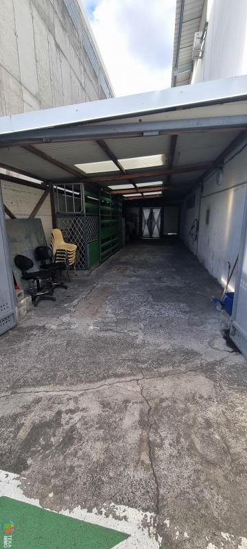 Entrepôt - 1 500 m² - 1 pièce
