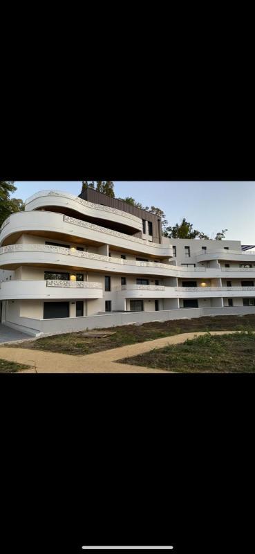 Appartement - 95 m² - 4 pièces