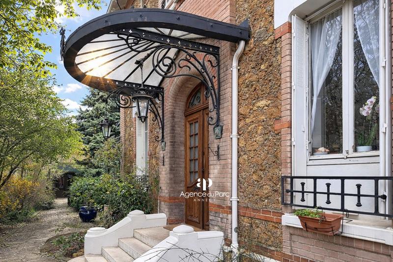 Maison - 272 m² - 8 pièces