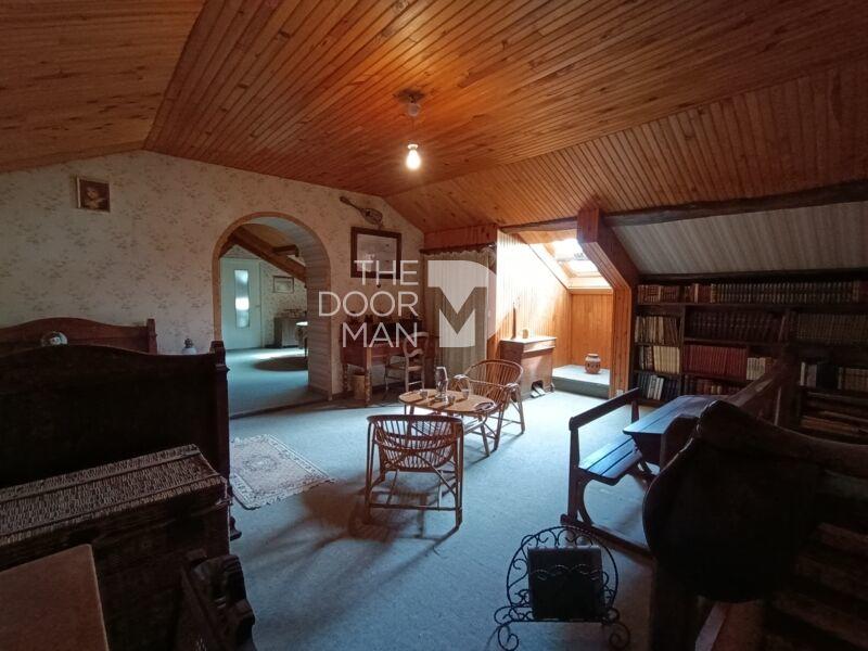 Maison - 428 m² - 8 pièces