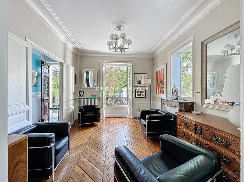 Maison - 147 m² - 9 pièces