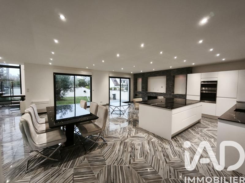 Maison - 142 m² - 5 pièces