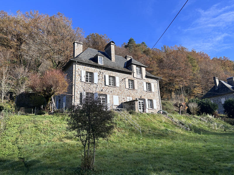 Maison - 290 m² - 12 pièces