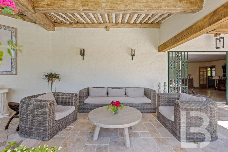 Villa - 433 m² - 9 pièces