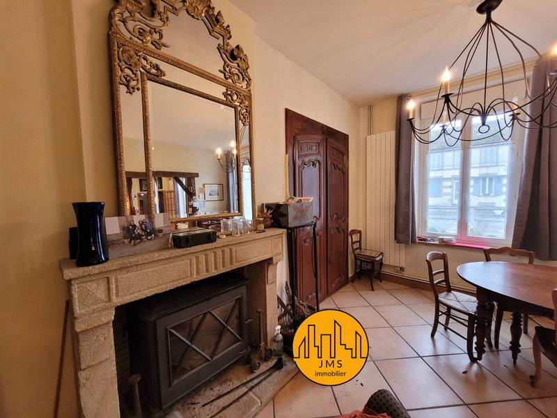 Maison - 275 m² - 11 pièces