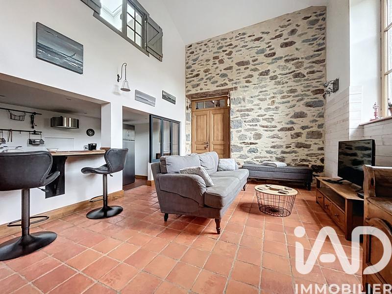 Maison - 220 m² - 10 pièces