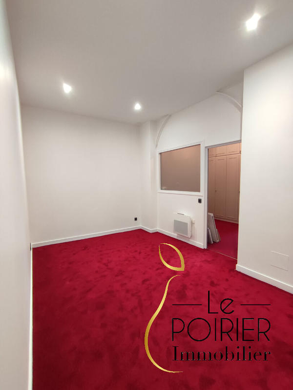 Bureau - 99 m² - 4 pièces