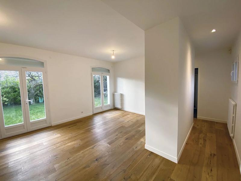 Maison - 305 m² - 6 pièces