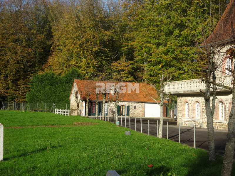 Propriété - 8 191 m² - 11 pièces