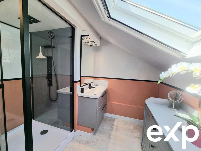 Maison - 194 m² - 8 pièces