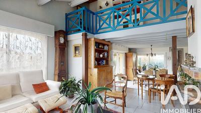 Maison - 205 m² - 7 pièces