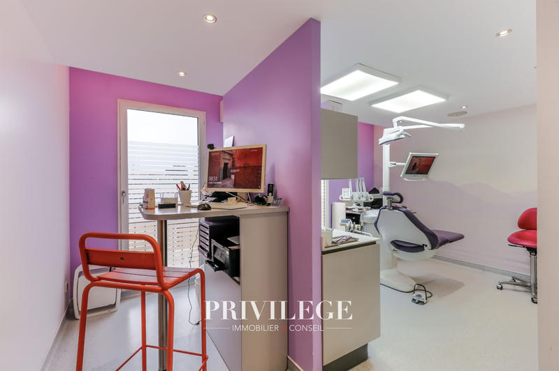 Local commercial - 85 m² - 3 pièces