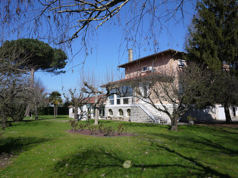 Maison bourgeoise - 500 m² - 10 pièces