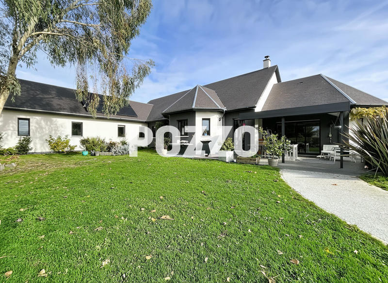 Maison - 215 m² - 6 pièces