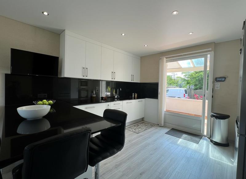 Maison - 168 m² - 8 pièces