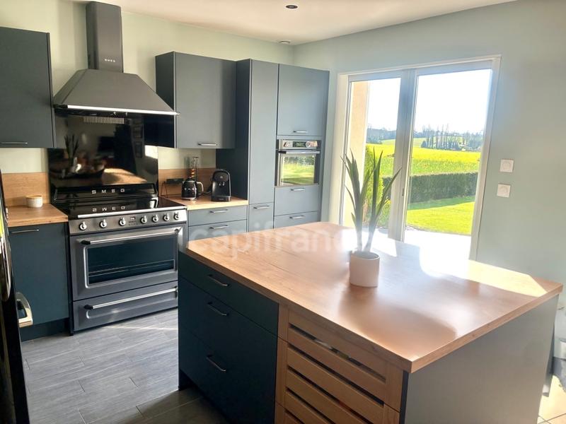 Maison - 226 m² - 8 pièces