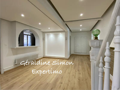 Maison - 210 m² - 7 pièces