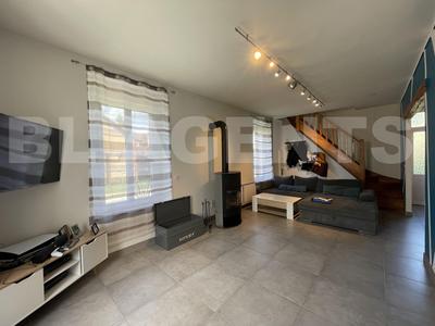 Maison - 200 m² - 8 pièces