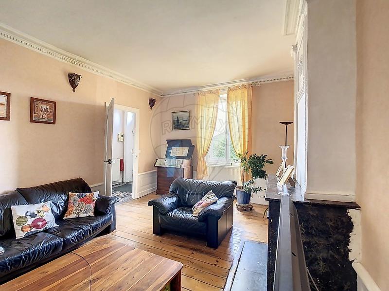 Maison - 223 m² - 7 pièces