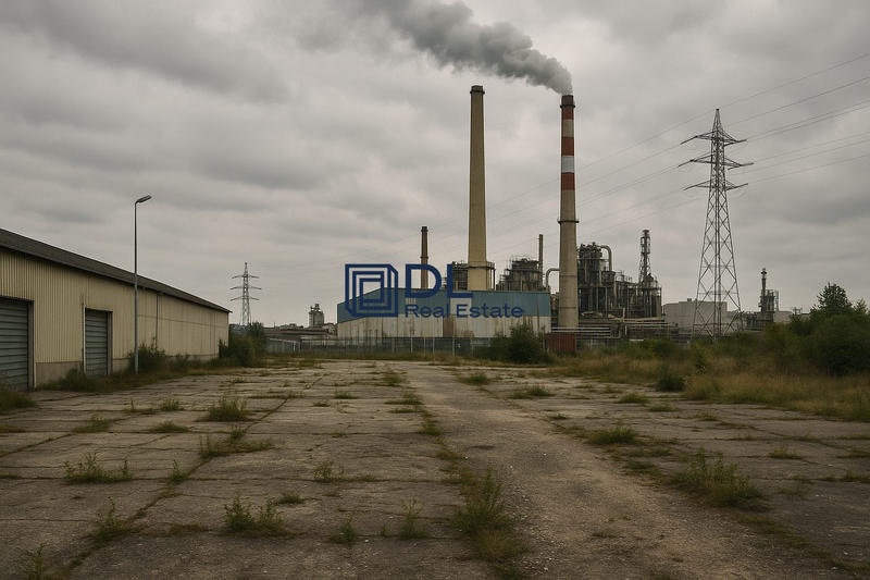 Terrain commercial - 2 500 m²