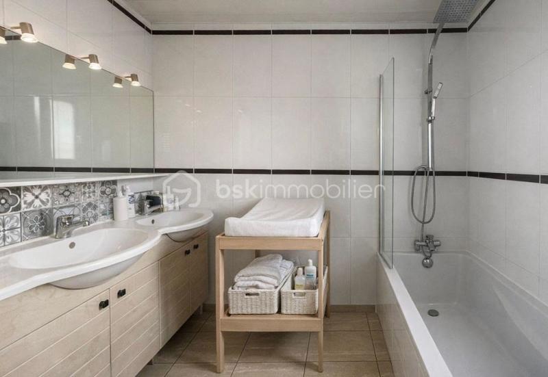 Maison - 133 m² - 6 pièces