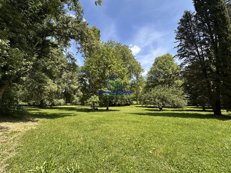 Maison - 228 m² - 8 pièces