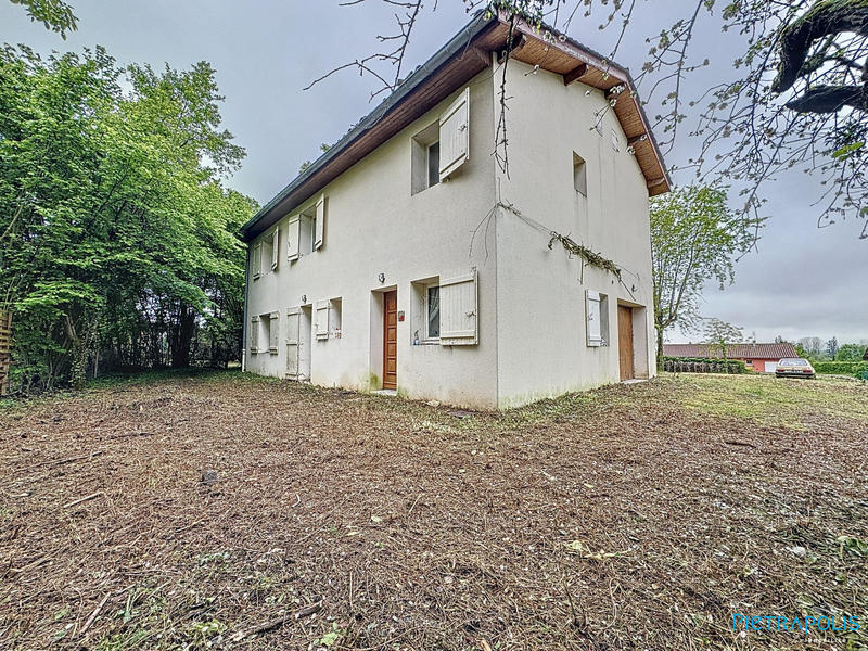 Maison traditionnelle - 140 m² - 7 pièces