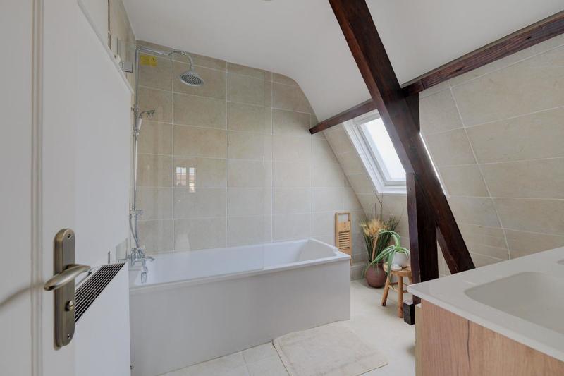 Maison - 143 m² - 5 pièces