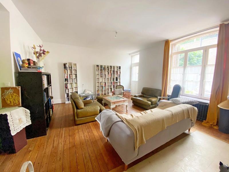 Maison - 230 m² - 9 pièces