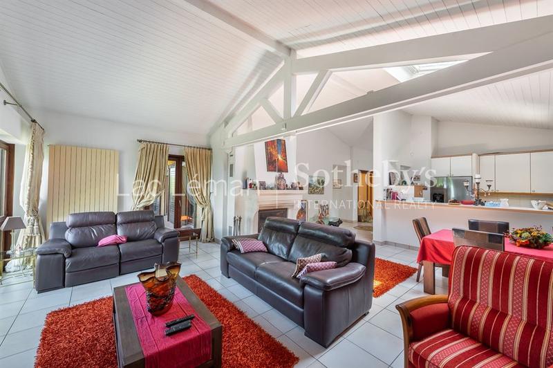 Maison - 225 m² - 6 pièces