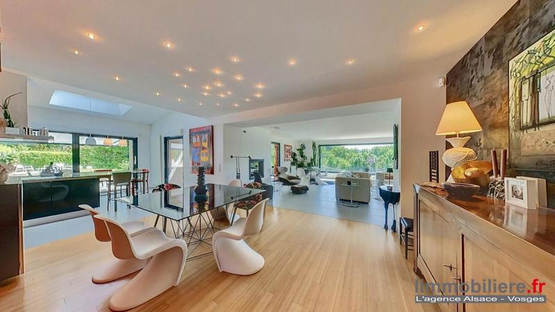 Maison - 270 m² - 5 pièces