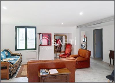 Maison - 337 m² - 15 pièces