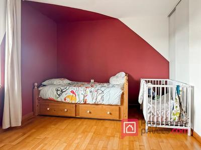 Maison - 189 m² - 9 pièces