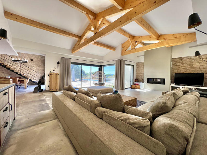 Maison - 500 m² - 6 pièces