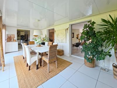 Villa - 167 m² - 6 pièces