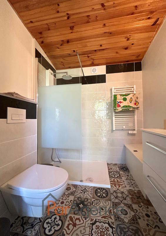 Maison - 247 m² - 9 pièces